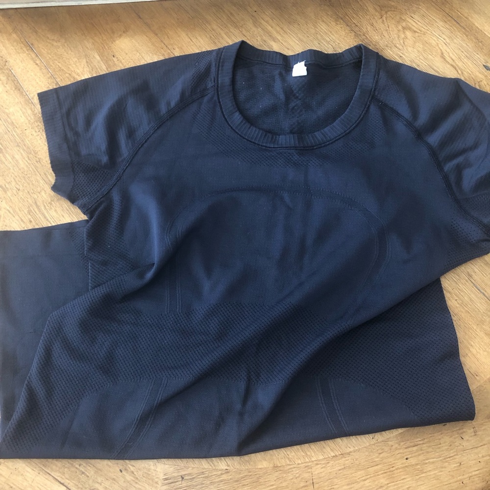 Navy blue Lululemon shirt